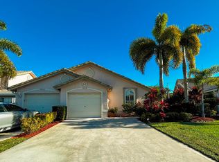 10638 Lake Shore Dr, Wellington, FL 33414