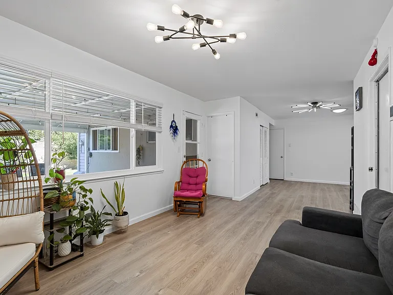 25309 Meredith Ct — Photo 15