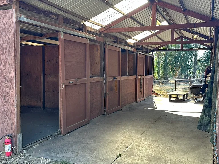 755 W Sierra Ave #B — Photo 11