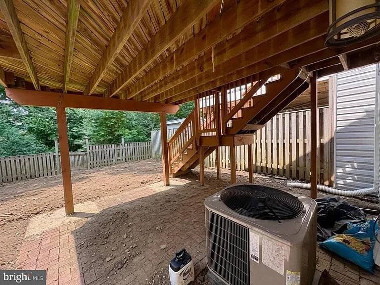 8112 Parkdale Ct — Photo 19