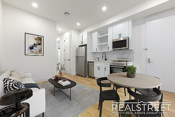 1st image of 529 Chauncey St #2A