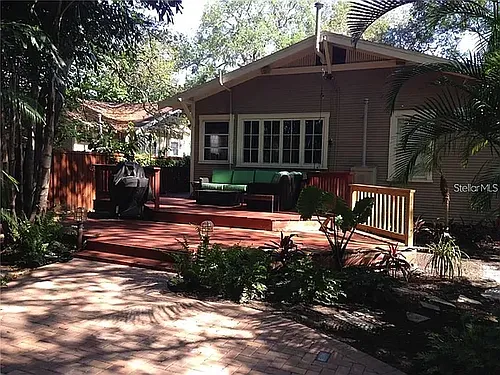 909 E Shadowlawn Ave Photo 1