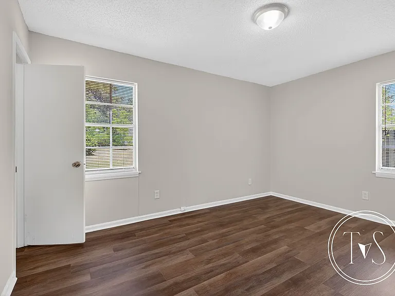 113 Elm St — Photo 24