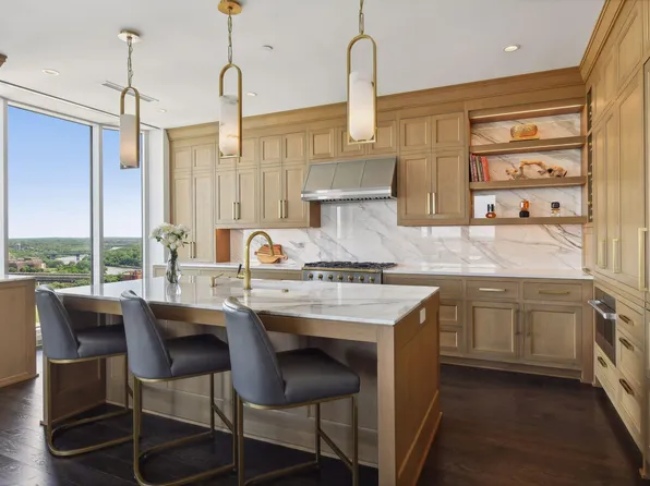 1111 W River Pkwy #22C, Minneapolis, MN 55415