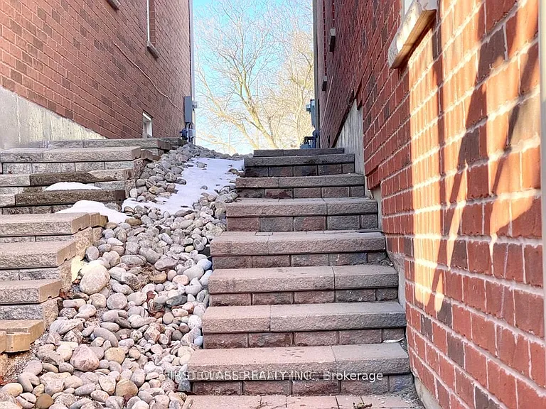 9 Wiley Ave #BASEMENT — Photo 2