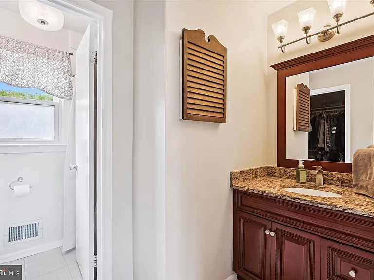 4555 Lantern Pl — Photo 30