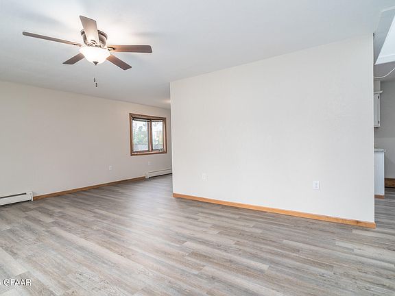 5th image of 915 Washington Ave