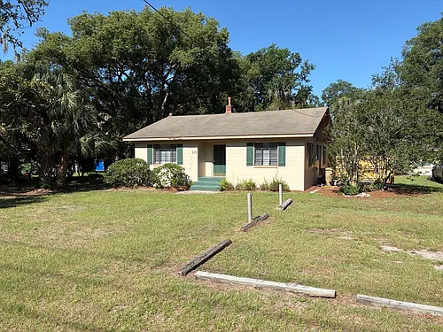 525 Bay Rd Photo 1