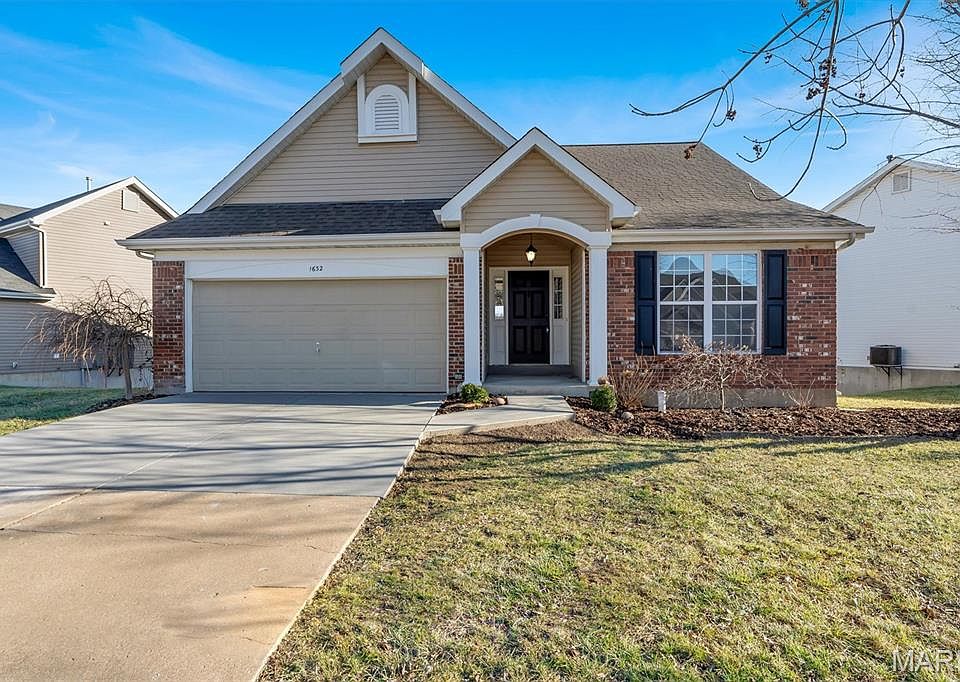 1st image of 1632 Westlake Cir