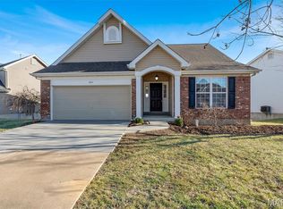 1632 Westlake Cir, Pacific, MO 63069