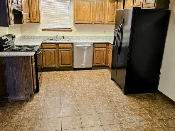 730 Rockridge Cir, Edmond, OK 73034