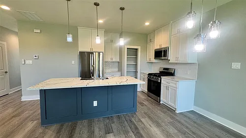 729 Ebenezer Ln Photo 1
