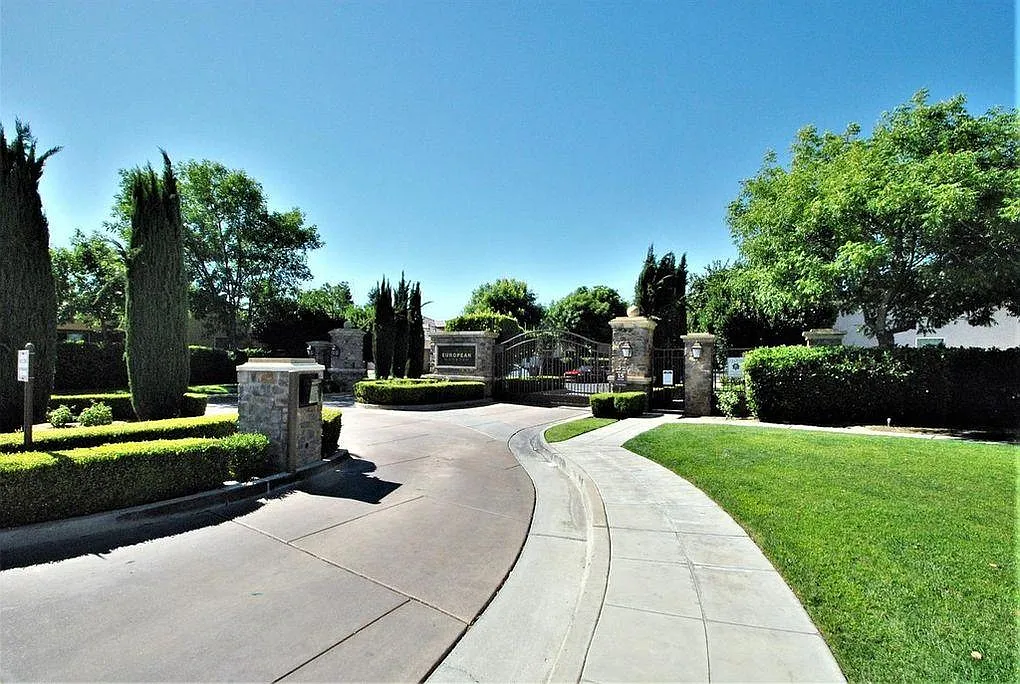 759 W Scandia Ln — Photo 1