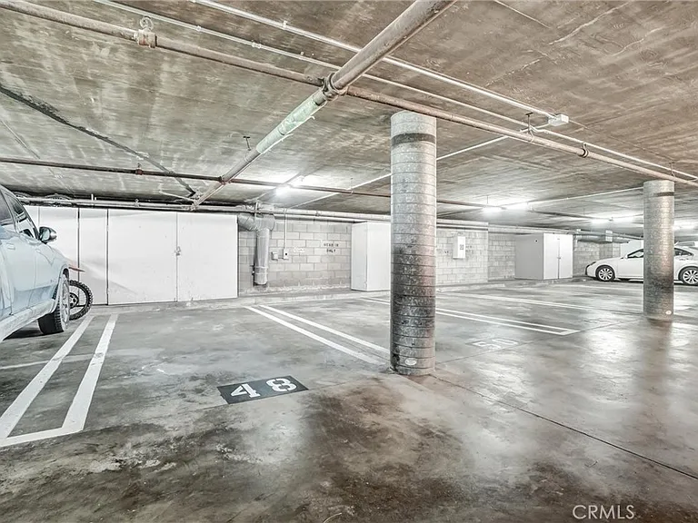 101 Scholz Plz — Photo 29