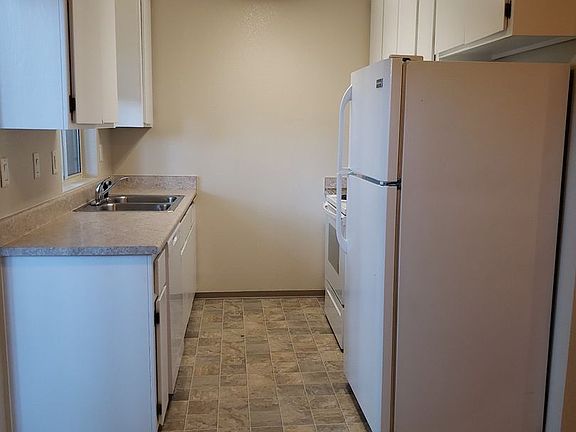 5th image of 2040 Campus Dr APT A