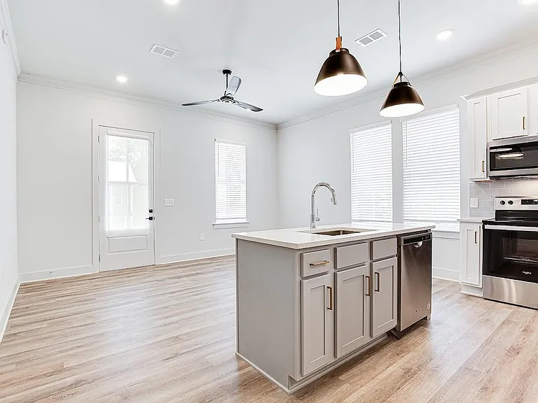 One Athens - 610 Barnett Shoals Rd — Photo 10