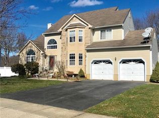 27 Trevor Pl, Matawan, NJ 07747
