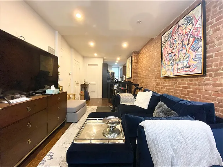 309 E 93rd St #2E — Photo 2