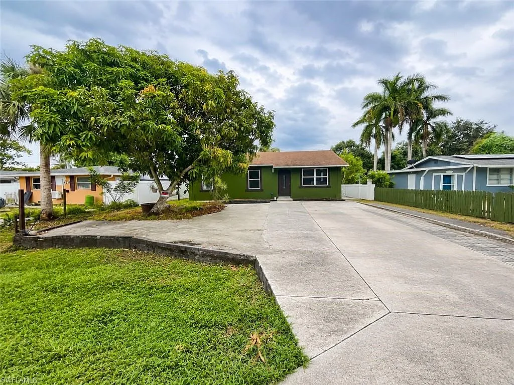 3 bed, 2.0 bath, 1672 sqft, $2,500 — Photo 2