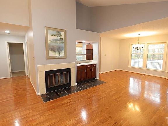 3rd image of 315 Kirkwood Dr