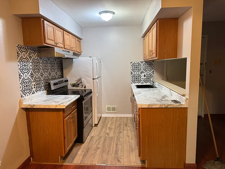 29165 Hayes Rd #15 — Photo 10