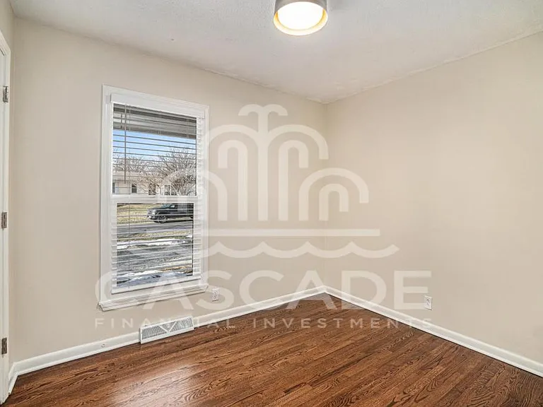 403 NW Village Dr — Photo 12