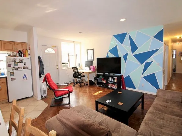 585 Hicks Street image 1 of 6