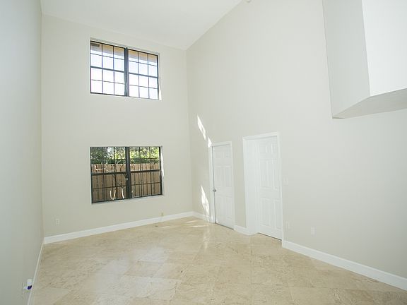 3rd image of 257 City View Dr
