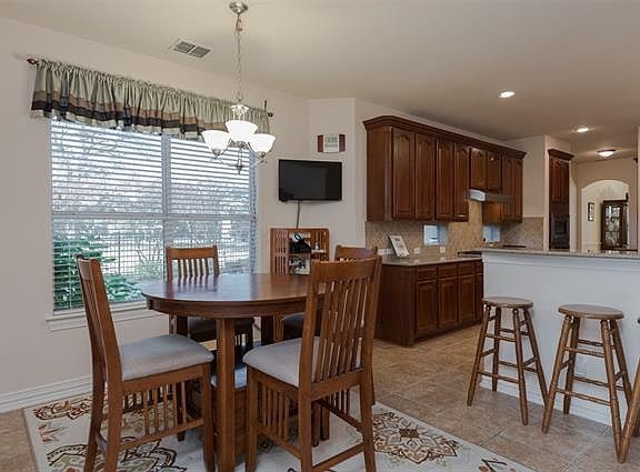 5th image of 811 Peninsula Bnd