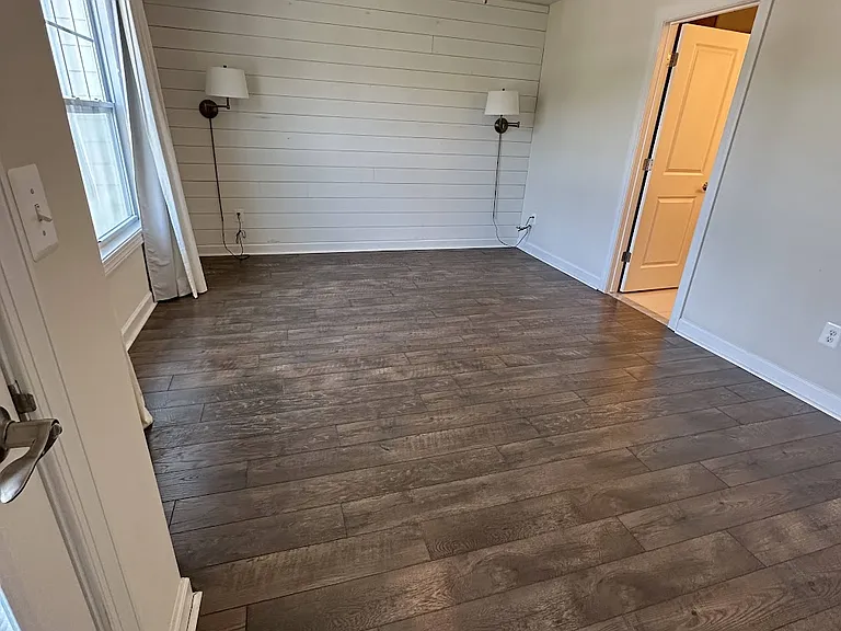 2436 Winthrop Dr — Photo 32