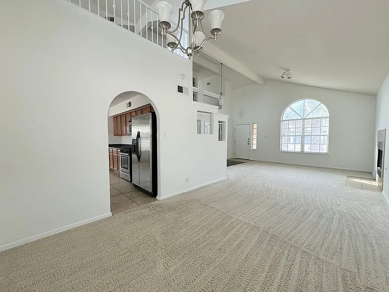 6404 Kenmore — Photo 6