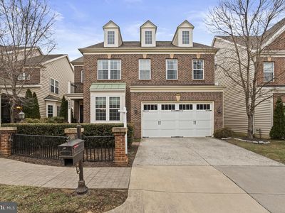 5809 Falls Gate Ct, Falls Church, VA, 22041
