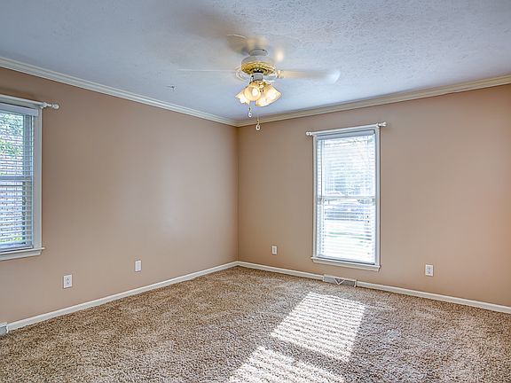 3rd image of 4020 Kensington Pl