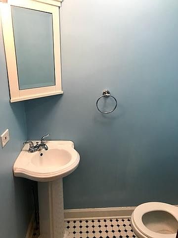 1st image of 4734 N Rockwell St #1I