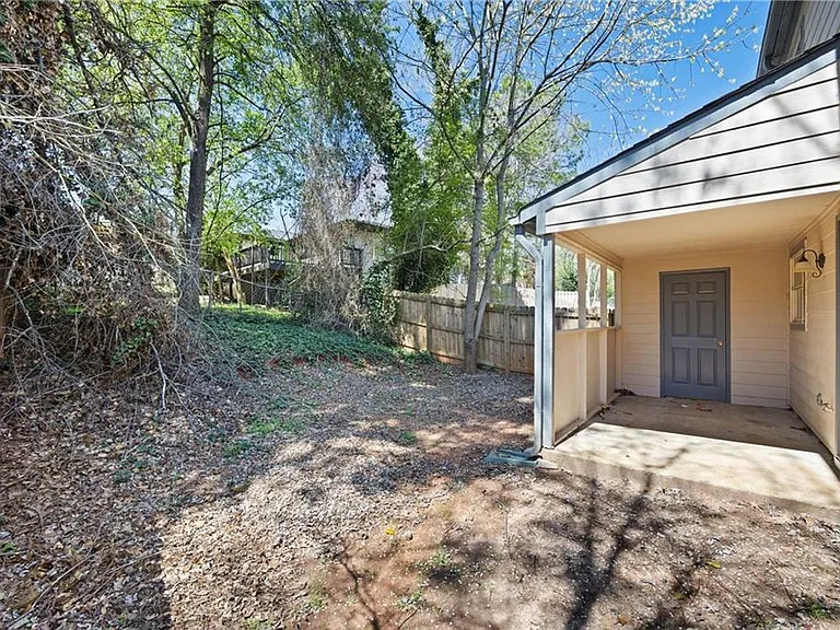 2898 Lakemont Dr SW — Photo 20