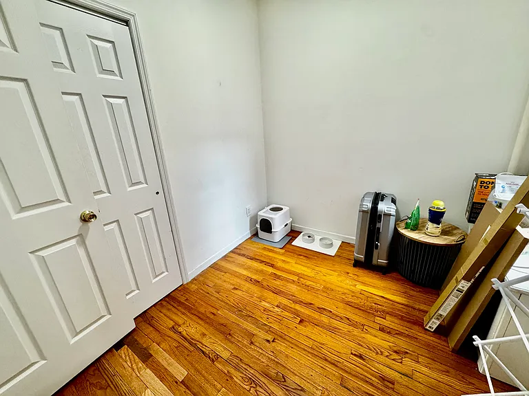 435 E 75th St #7 — Photo 17