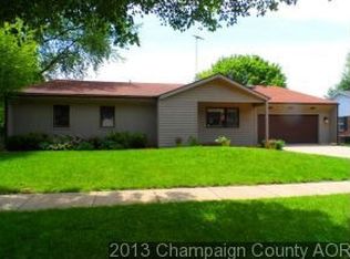 1505 Country Lake Dr, Champaign, IL