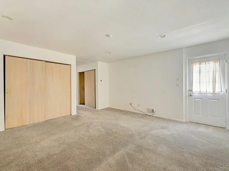 367 Seabreeze Ct — Photo 14