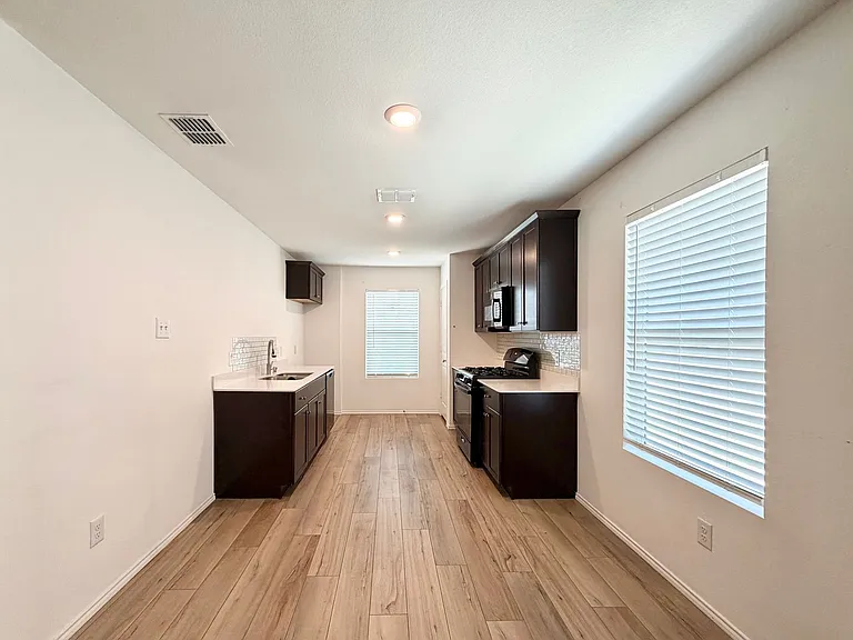 5903 Nyquist Way — Photo 4