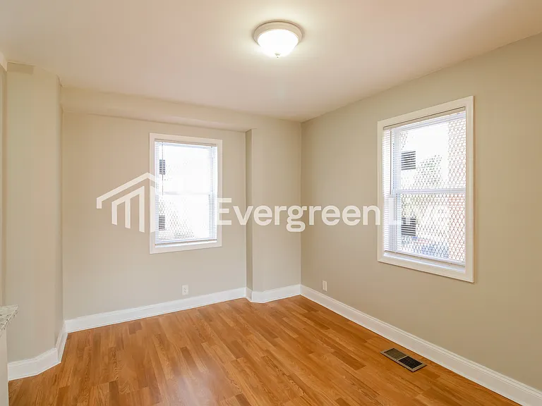 132 N Monastery Ave — Photo 12