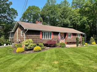 5 Split Rock Rd, Trumbull, CT 06611