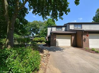941 Trimble Dr, Akron, OH