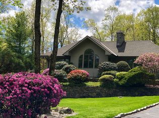 112 Balfour Dr, West Hartford, CT 06117