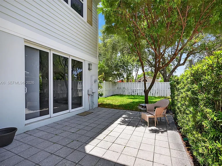 608 SW 15th St — Photo 56