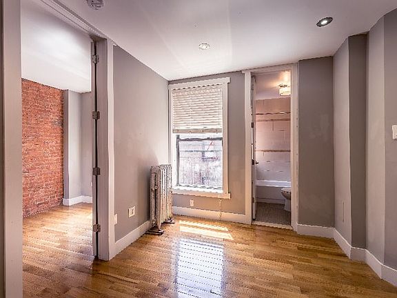 3rd image of 164 Sherman Ave #28