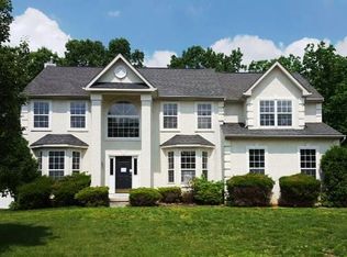 739 Saddlebrook Dr, Williamstown, NJ 08094