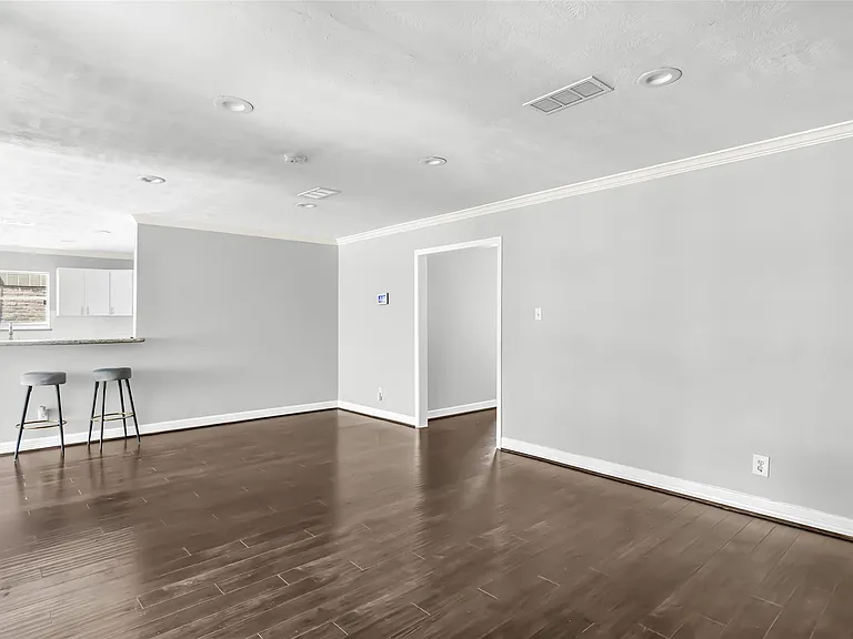 211 W North Hill Dr — Photo 18
