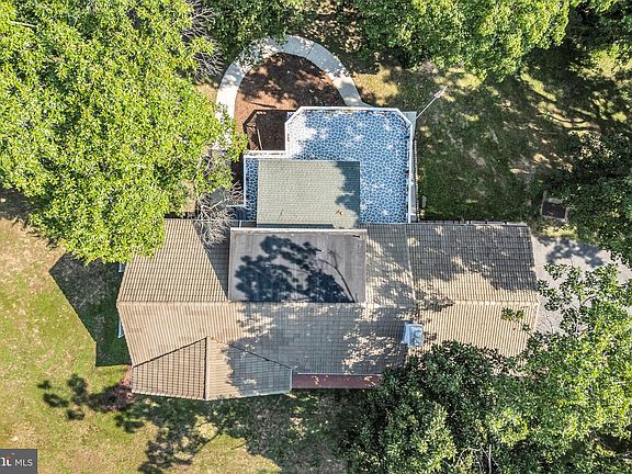 5th image of 11 Wagner Dr