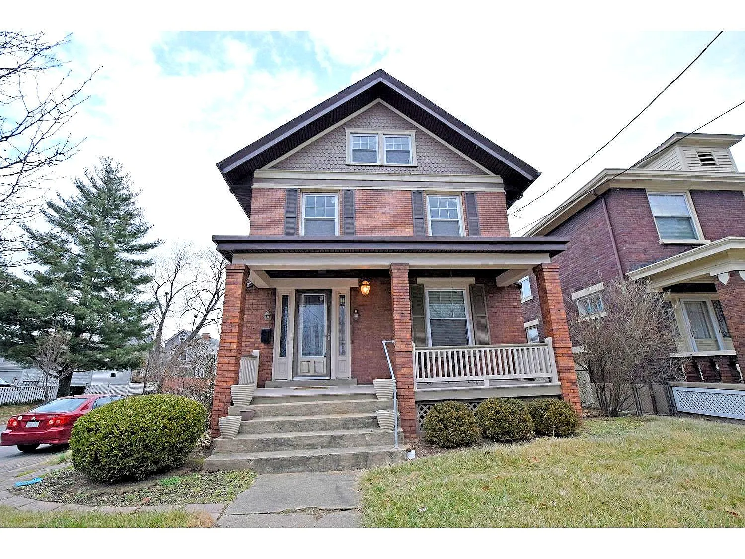 2768 Markbreit Ave photo 1