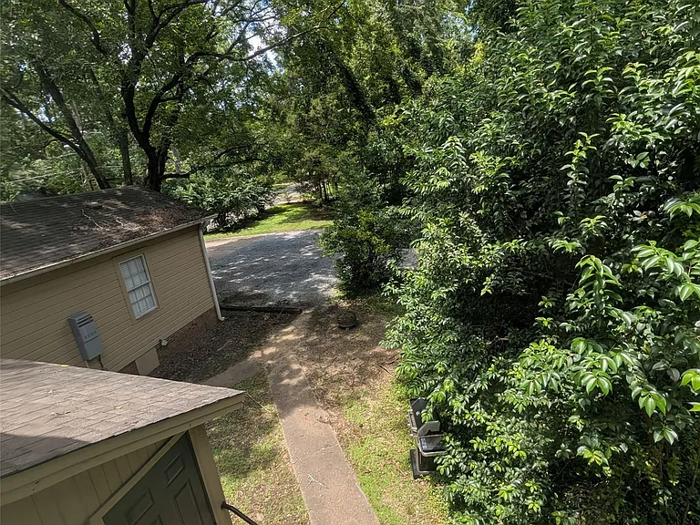 2164 College St — Photo 15